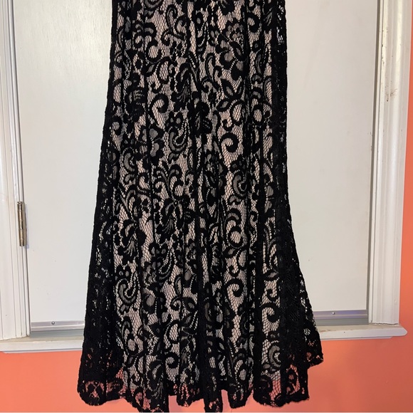 Betsy & Adam Sleeveless Lace Overlay Gown - Picture 13 of 16